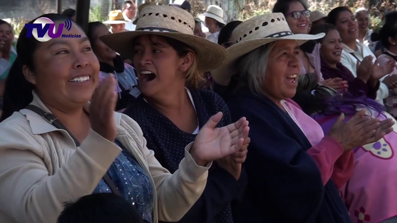 Emma Col&iacute;n celebro junto a las ciudadanas de Amanalco el 10 de Mayo