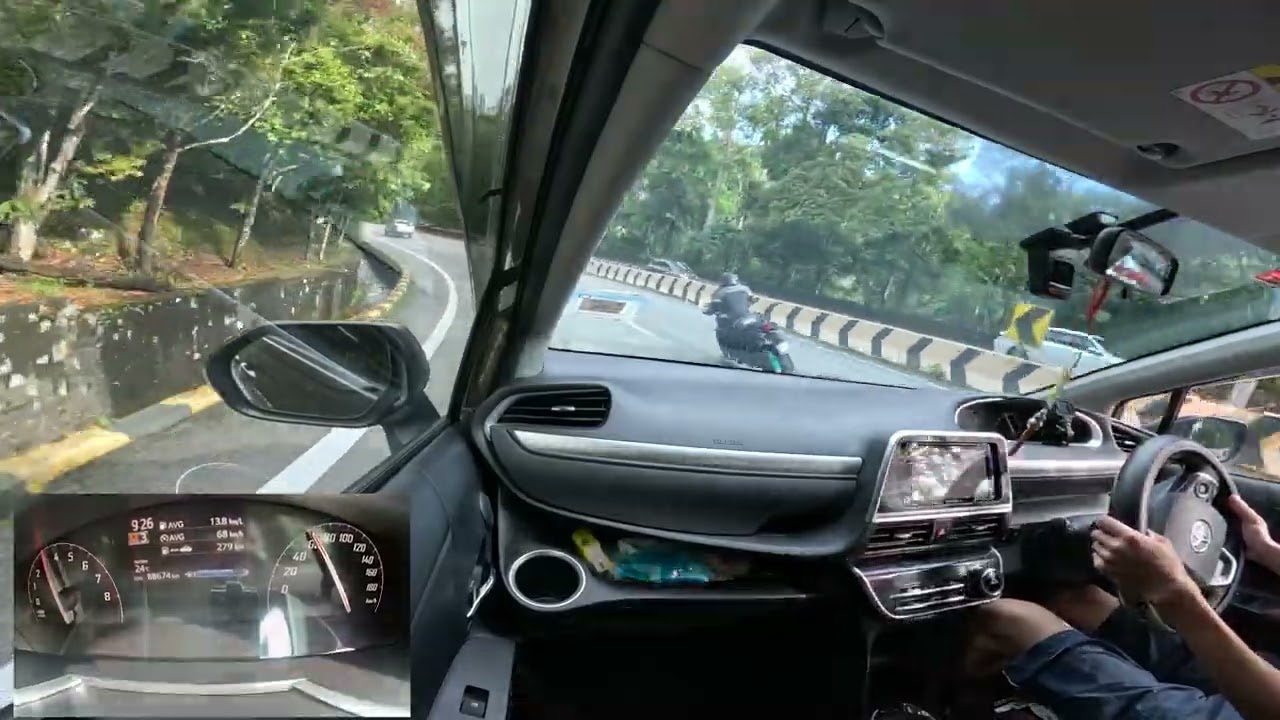 2018 Toyota Sienta 1.5 V Genting Highland uphill chill drive