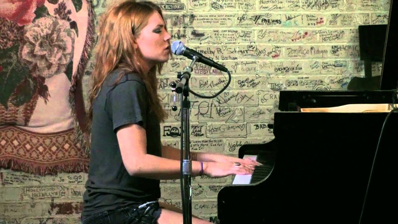 Holly Brook - Ordinary Tune (KGRL FPA Live Session)