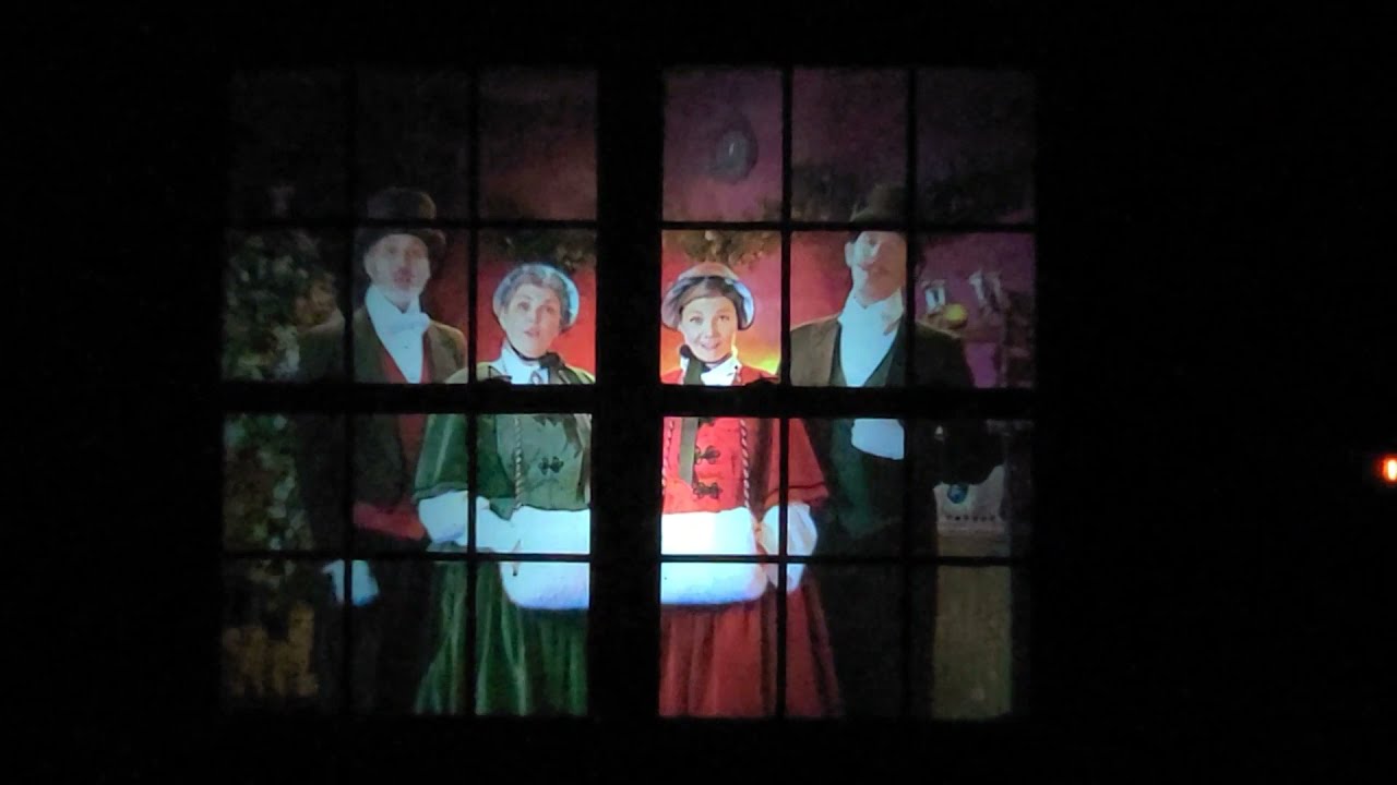 Best Christmas Window Projection Display  | MUST WATCH WINDOW DISPLAY SET UP | Window projection
