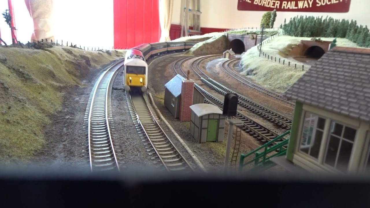 B.M.Rly.S: The ACCURASCALE is, Class 89 BR INTERCITY No.89001, is running on OO Gauge Layout. (V2)