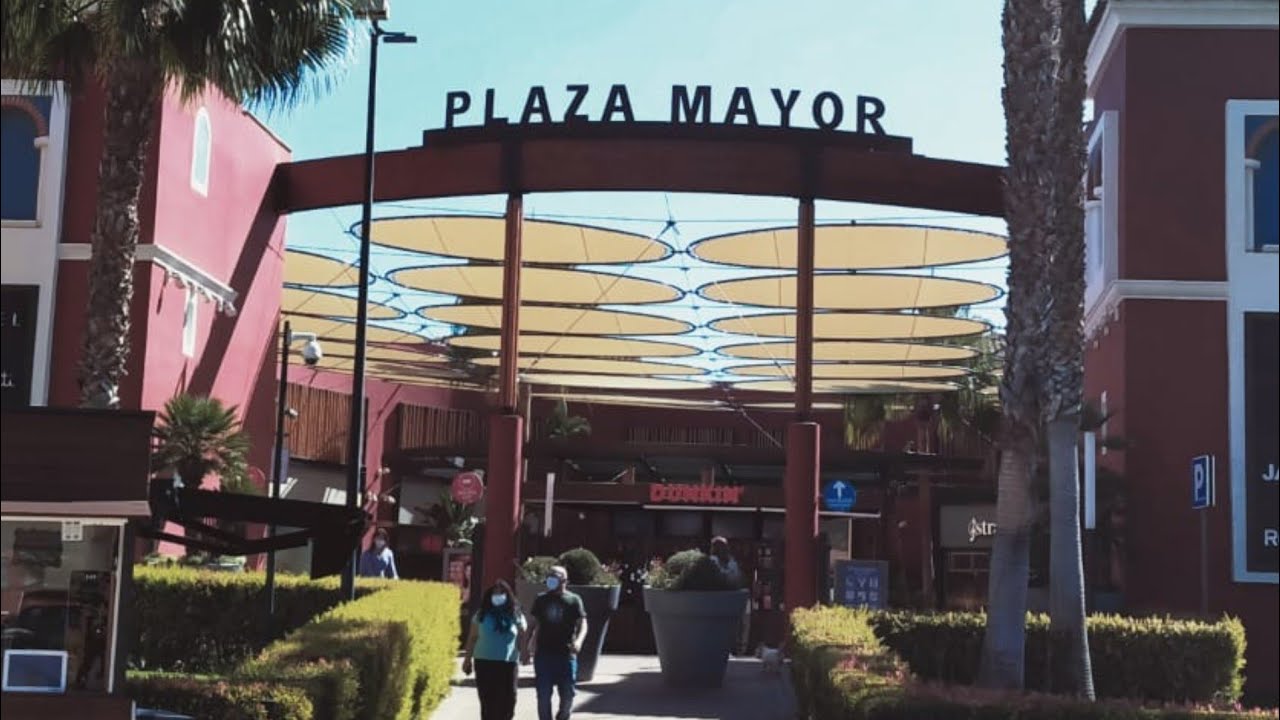 اجيو معايا في جولة في Plaza Mayor ديال Málaga اسبانيا 🇲🇦🇪🇦