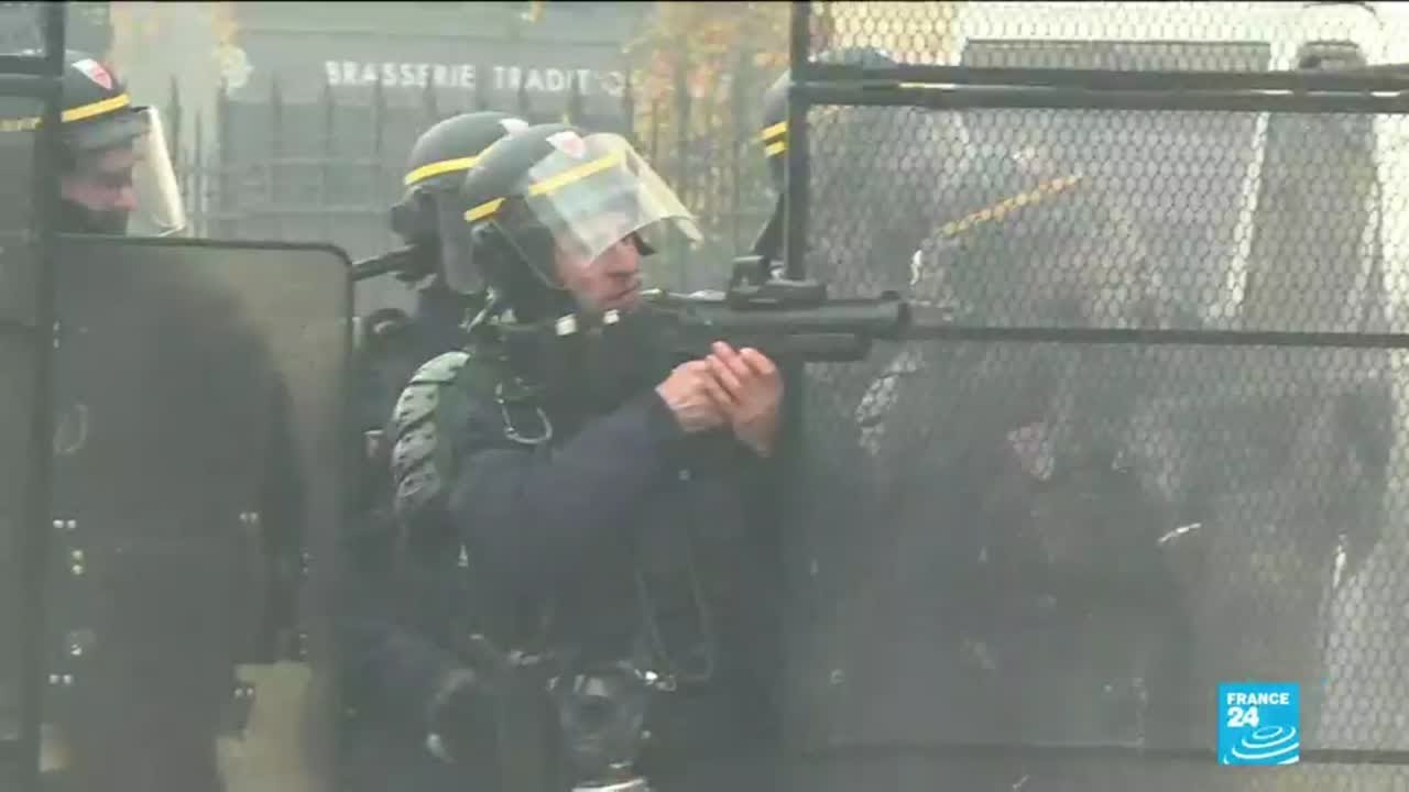Yellow Vests: UN calls for full investigation on 'excessive' force by French police at protests