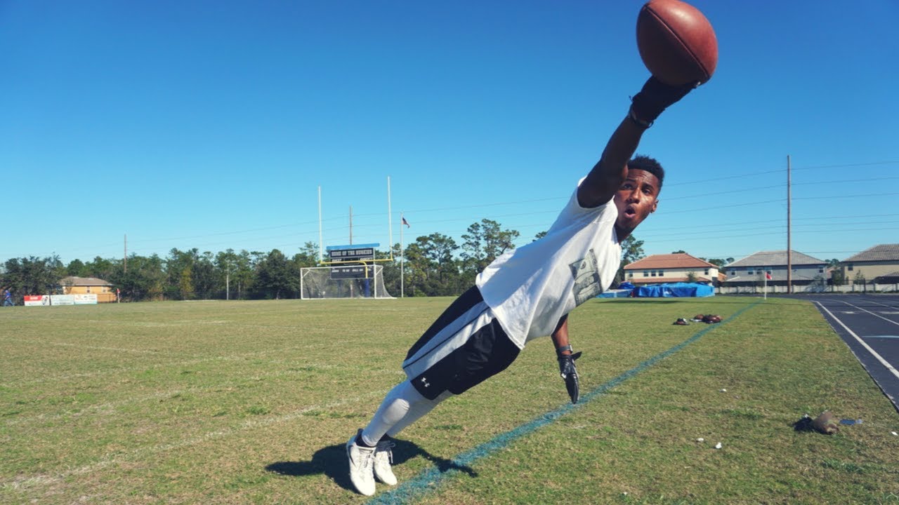 YOU SHOULD BE IN THE NFL IF YOU CAN CATCH LIKE THIS