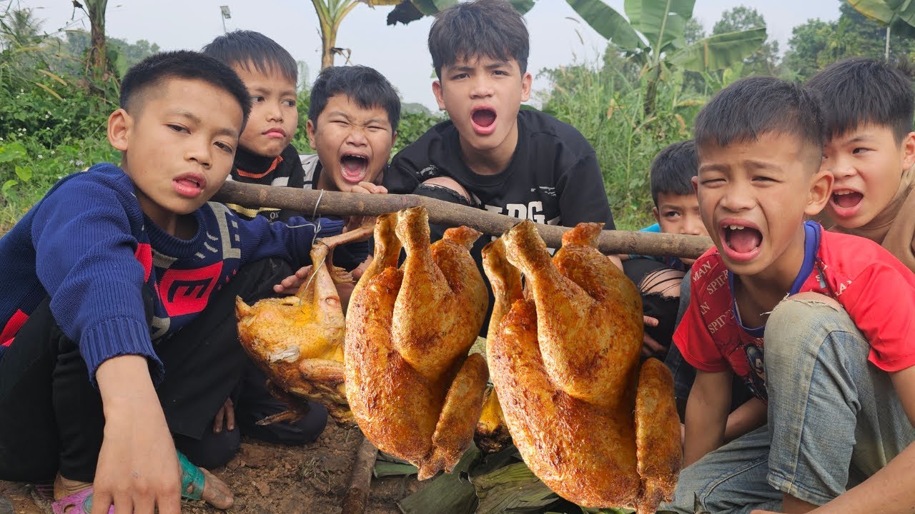 Two Chickens Organize New Year Party For Children In The Village - Two Orphaned Brothers
