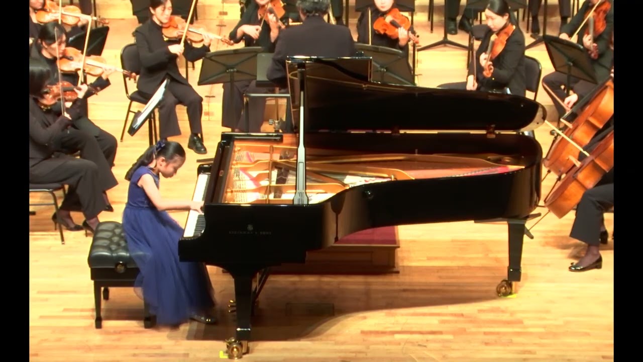 W.A Mozart Piano Concerto No. 23 in A Major, K. 488  I. Allegro 이윤서 (9y)