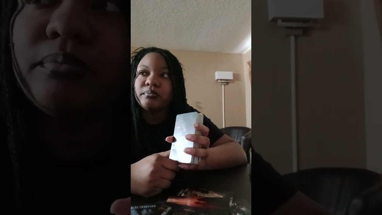 ФБР разыскивает человека, уничтожившего файлы и документы, содержащие улики, с помощью шредера дл...