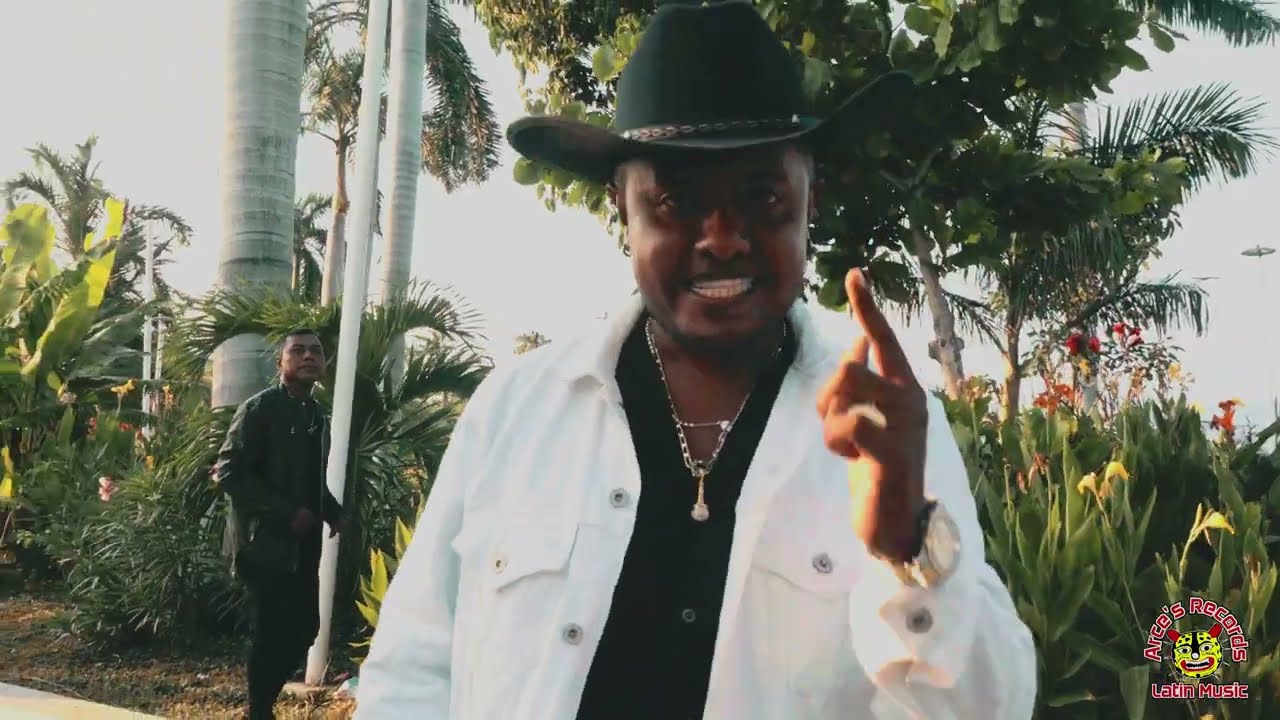 Chuy Diaz Y Su Estilo Huehueteco - El Corrido De None
