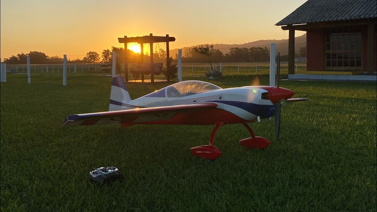 Primeiros voos no Extra NG 104” Skywing - Felipe Andrioli