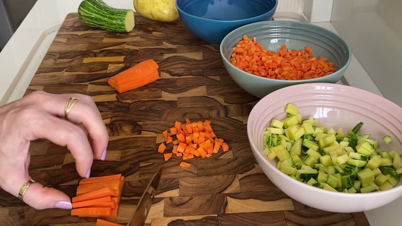 COMO CORTAR / PICAR VEGETAIS EM CUBOS PEQUENOS, MÉDIOS E GRANDES