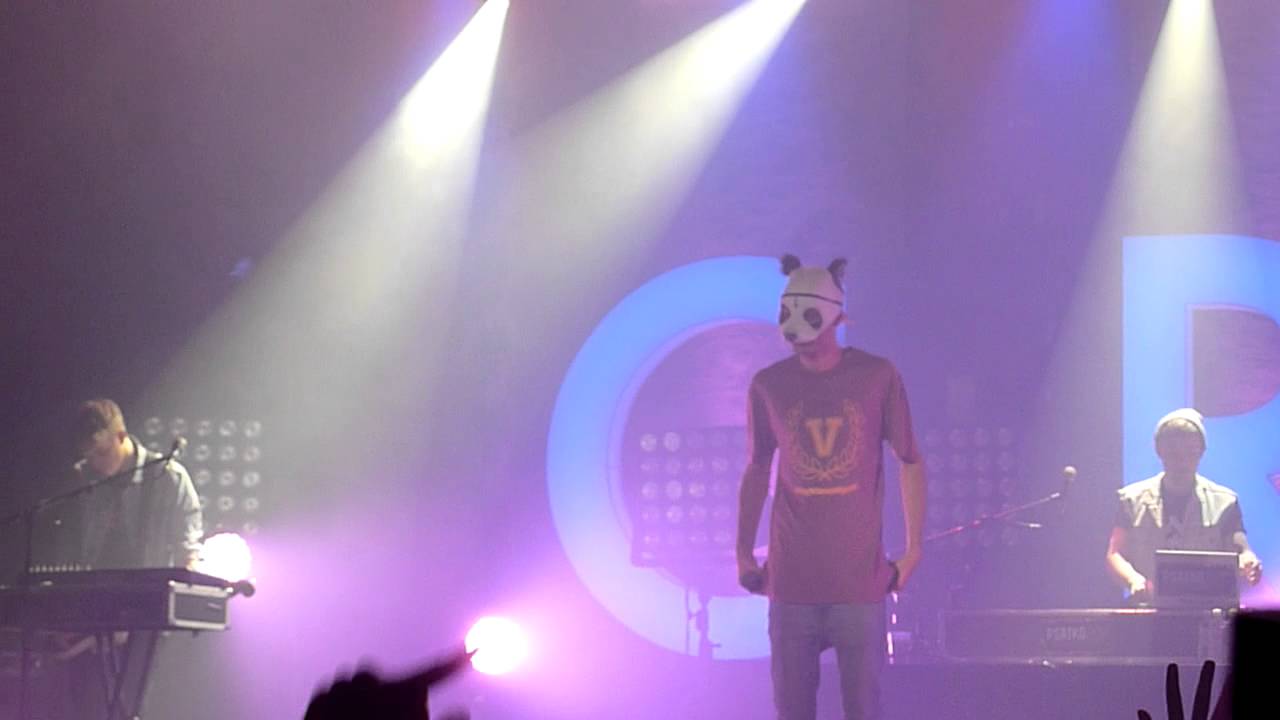 Cro Intro + Hi Kids Hamburg 20.1.13