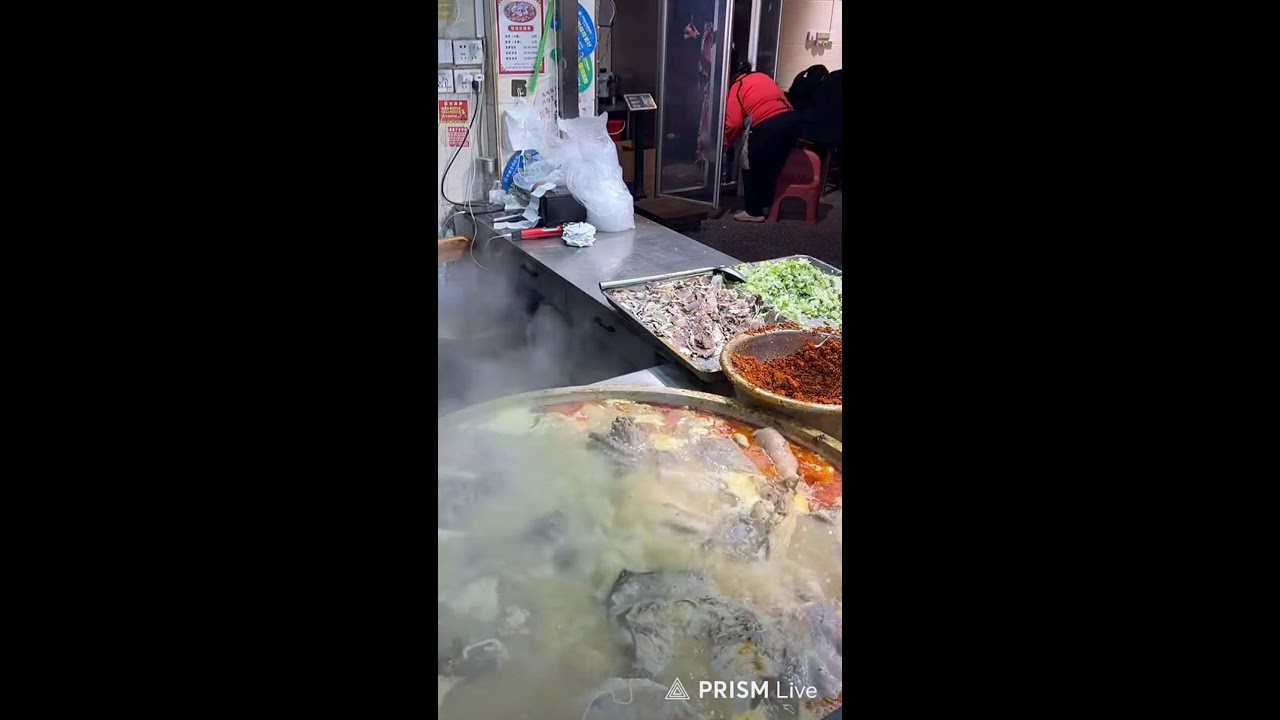 Chinese Woman expert in cooking.
