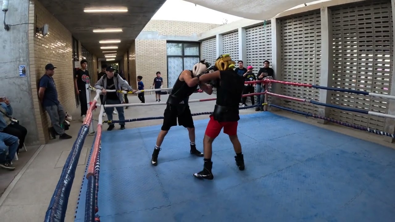 Sparring Chris Armenta (Careta Blanca) recibiendo visita Cardenas Boxing Round 2