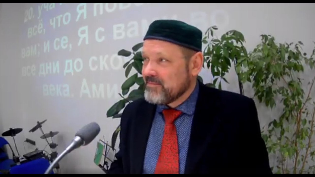 Когда народ двинулся, чтобы переходить Иордан, и священники понесли ковчег завета ... (ИисНав.3;14)