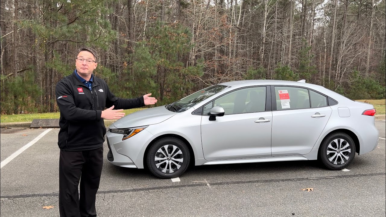What’s New for 2022 Toyota Corolla Hybrid? New Interior Option Package!