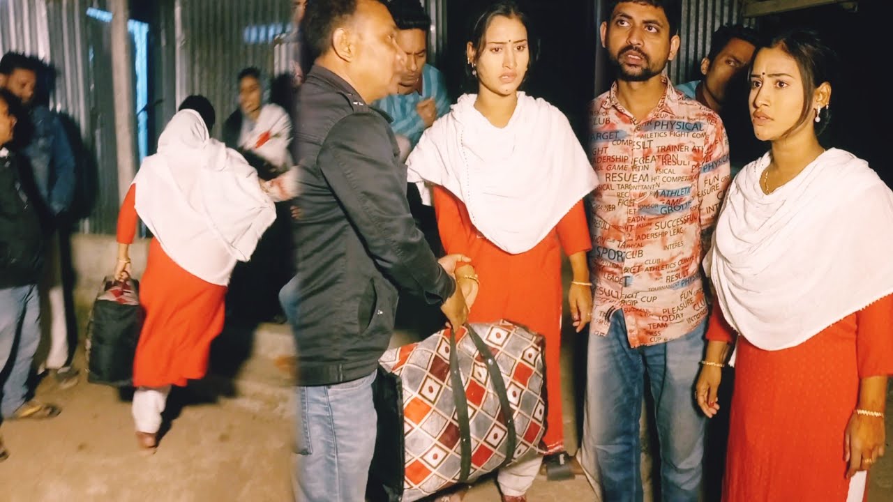 বউয়ের দাবি নিয়ে দ্বিতীয় বউ ফুলবাড়িয়া স্বামীর বাড়িতে অনশন অতঃপর যা ঘটলো। Short Film। Shoron Tv।