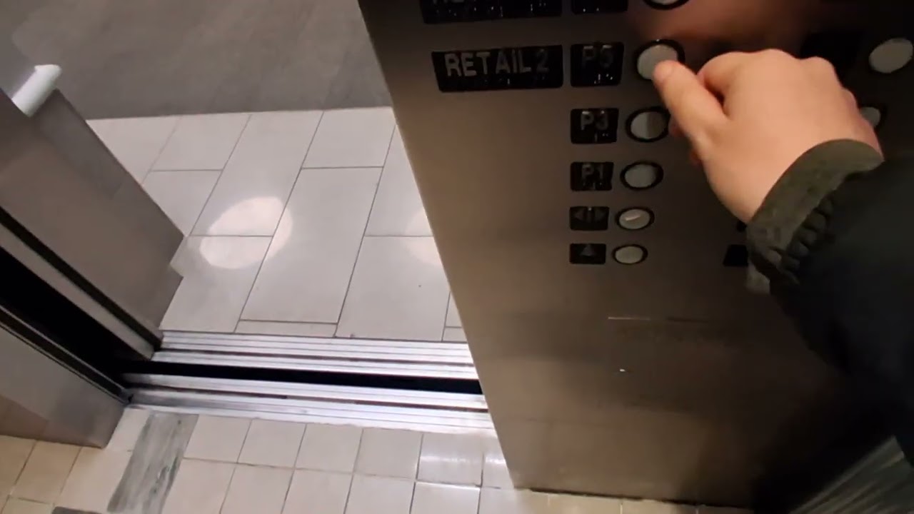 Dover Banjo traction elevators at The Westchester mall (White Plains, NY)