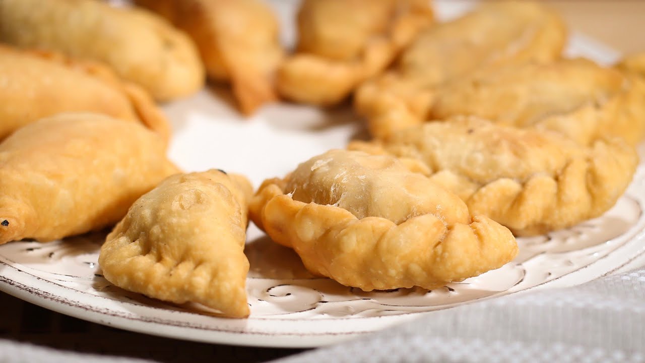 নারকেলি পুলি পিঠা | ভাজা পুলি পিঠা | Coconut Puli Pitha | Deep Fry Snack | Bangladeshi Pitha Recipe