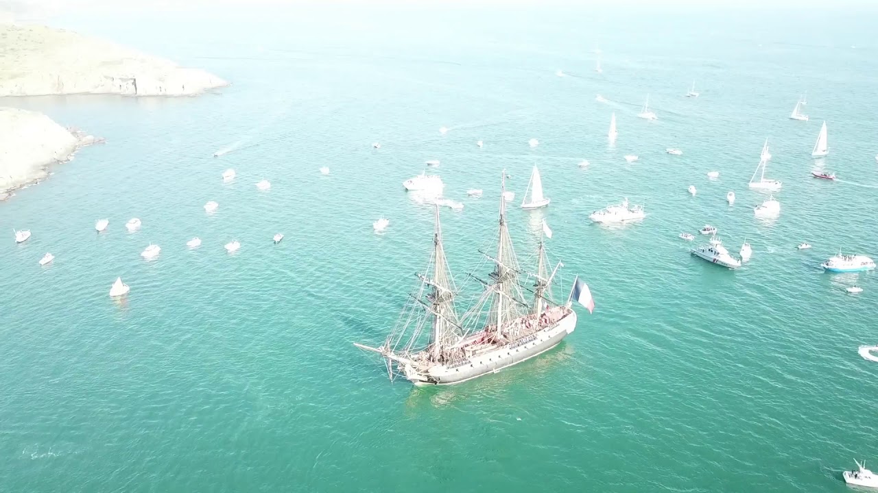 arrivée de l' Hermione à Port Vendres suivi en drone
