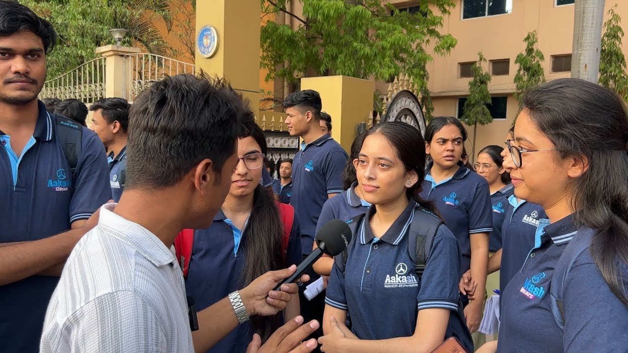 Aakash Indore Campus Tour ⚡️Aakash geeta bhavan ⚡️Fees Structure, Ground Reality, Aakash Class Tour