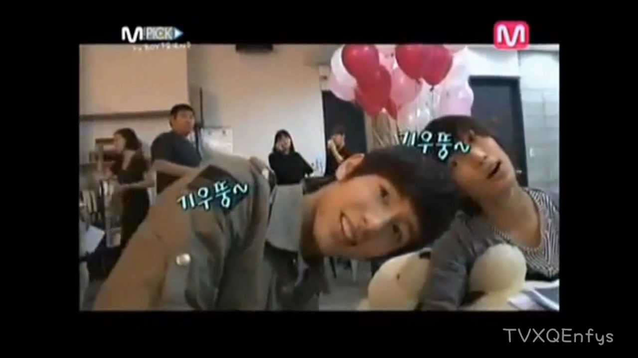 Boyfriend-Jo twins(Youngmin & Kwangmin)cute moment