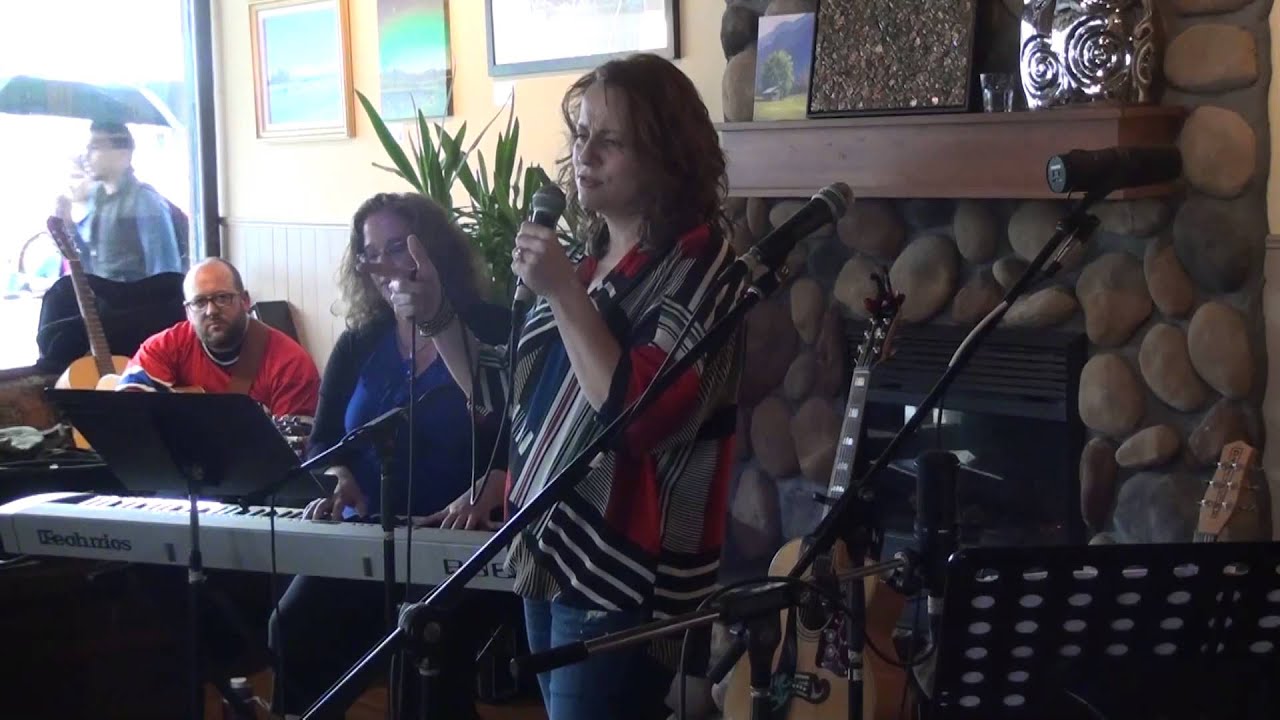 Jennifer Weiss singing Lullaby of Birdland