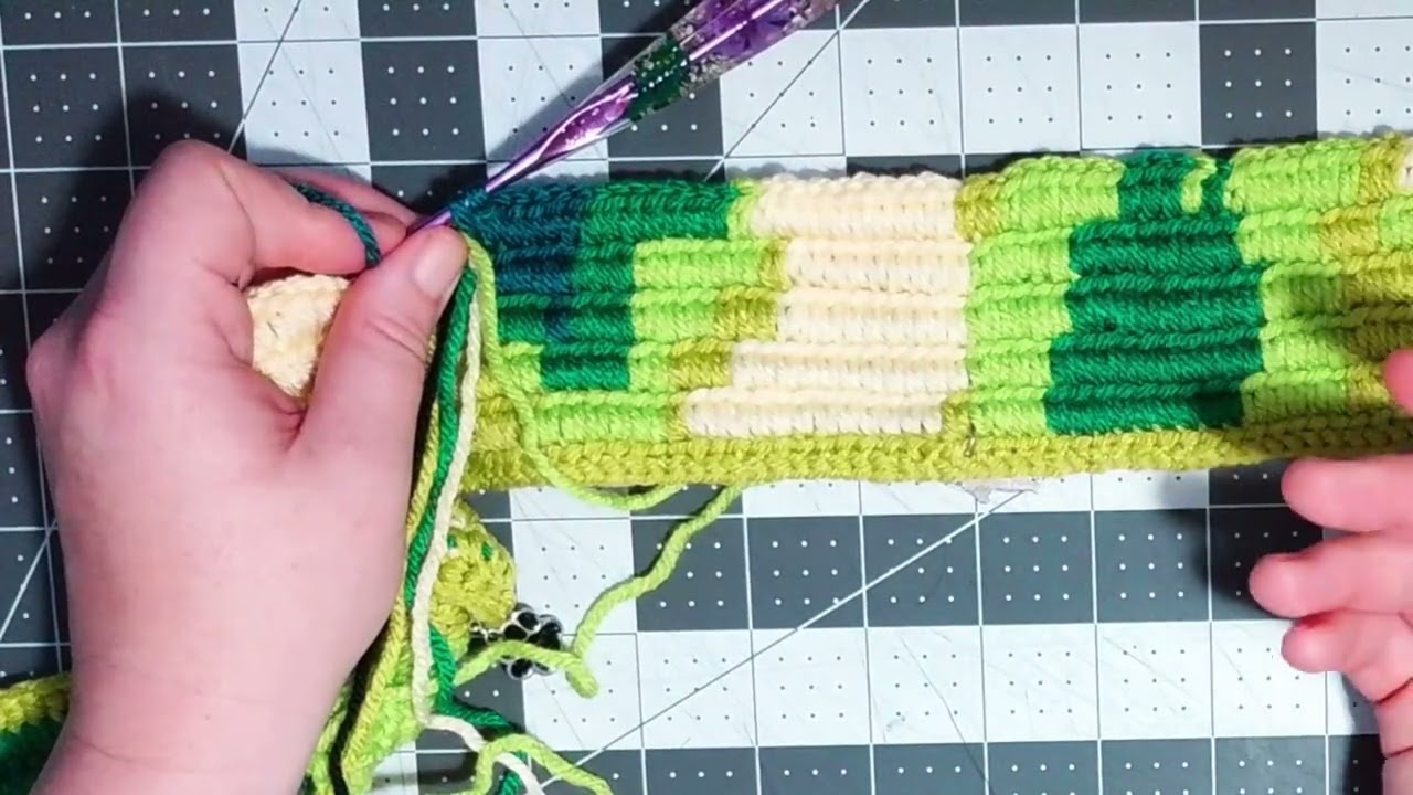 Green Dragon Tapestry Crochet - Row 5