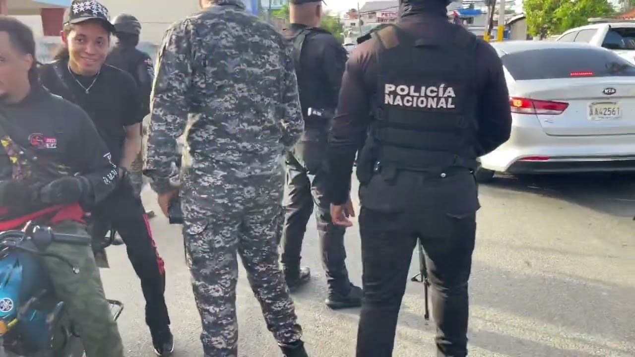“PICANTE” el recorrido de esta tarde por los barrios de Macorís, cuantas gente lleva el encaretao 