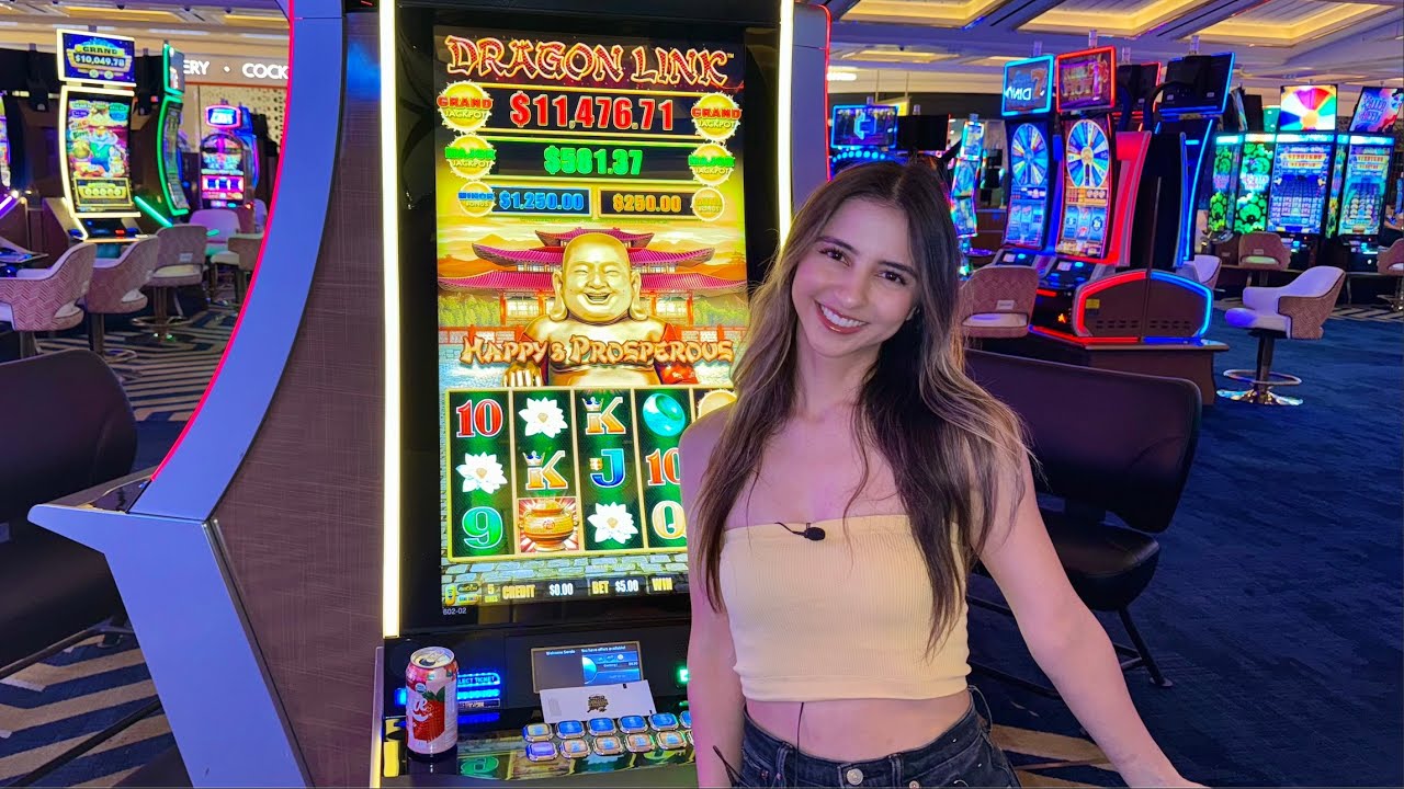 Играем в самый популярный в мире игровой автомат в казино!!!🍀🥳