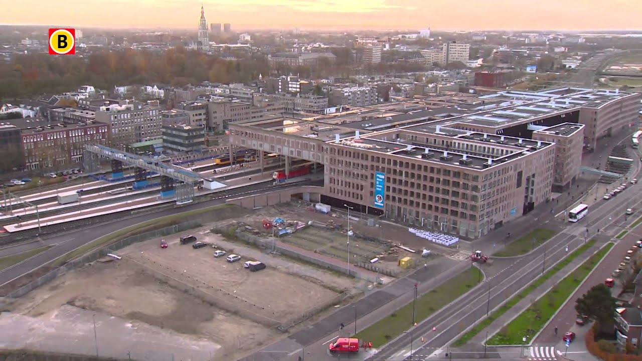 Sint vliegt met luchtballon over Breda