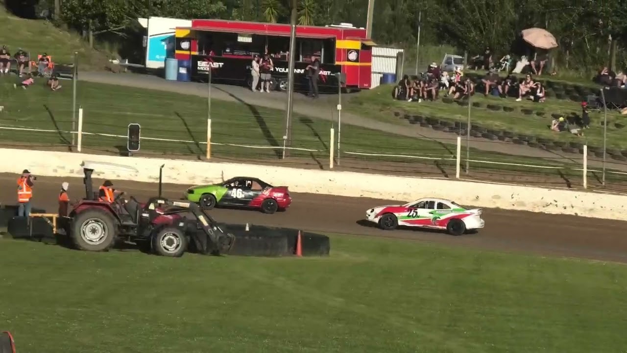 Production Saloons Race 1 Huntly Speedway 9 Dec 2023