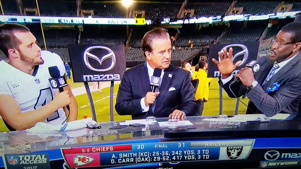 Derek Carr credits God for healing, even though I'm a Vikings fan I love this guy