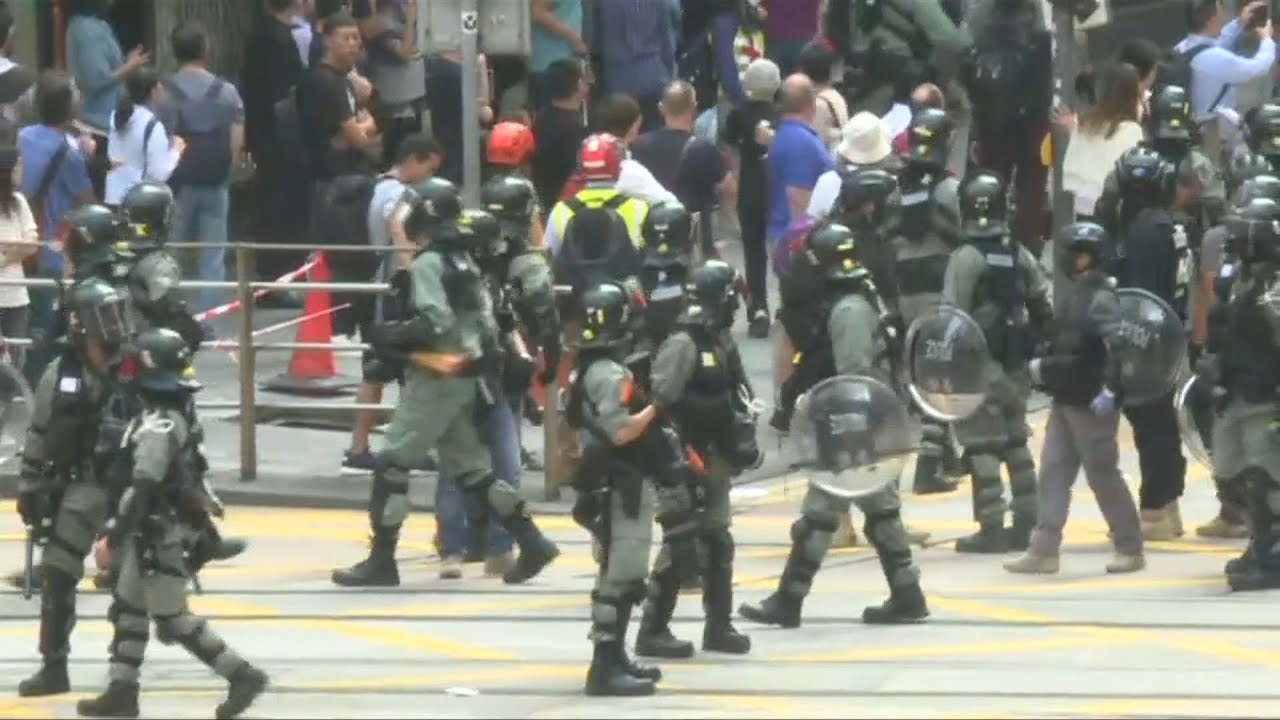 Riot police arrive in Hong Kong's business district | AFP
