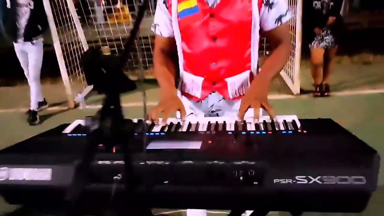 Mala Mujer: Oscar y su piano Mágico en vivo Comunidad sar Entsa 