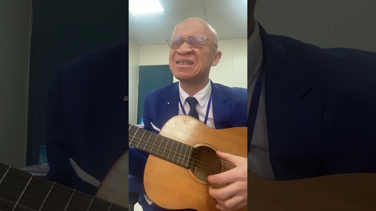 Fr Aymar .....Né de la poussière…