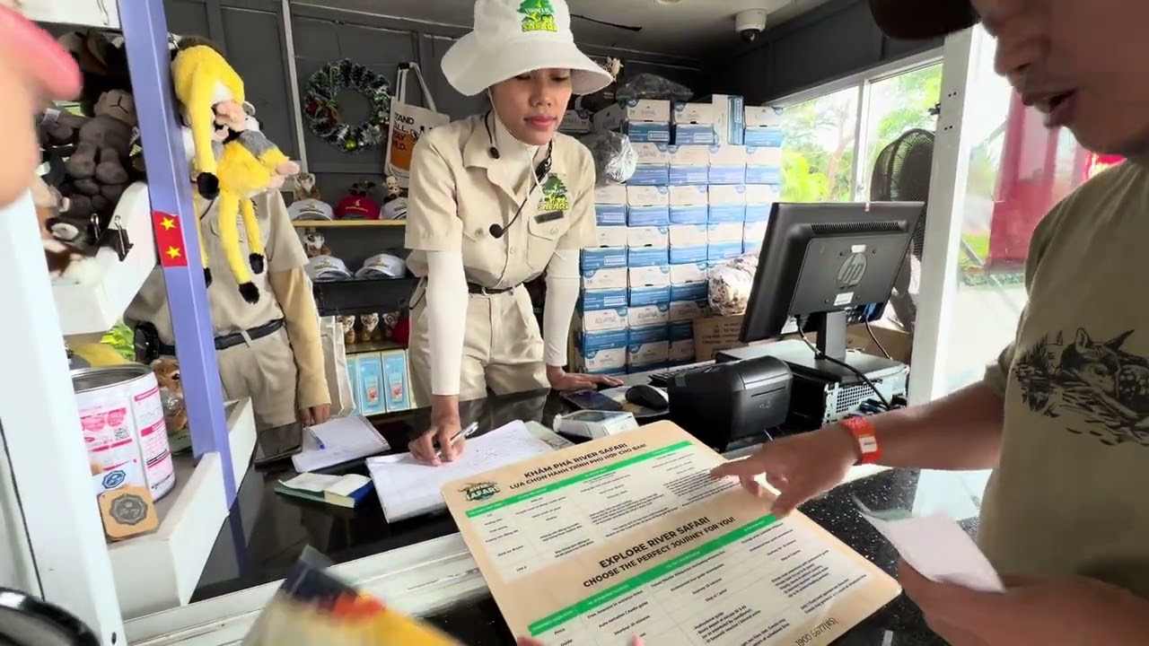 Safari hội an bên ngoài hoành trán mà vô hơi chán nha 😅