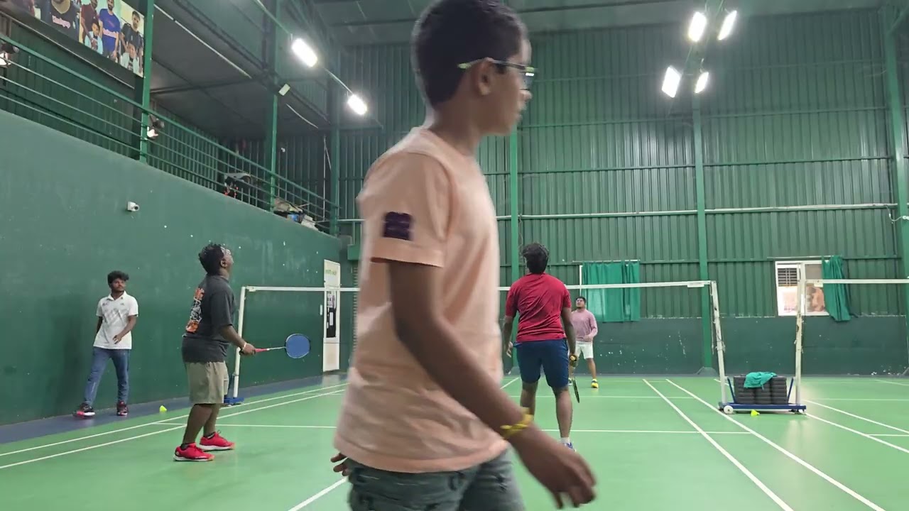 Special pro player Aravind plays with THE AVERAGE BADMINTON PLAYER - Team match 1