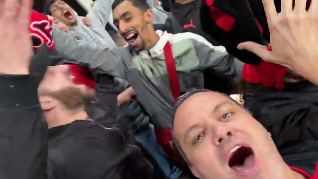 احتفالات لاعبي إتحاد العاصمة مع الأنصار #فيديو رائع # نصف نهائي مع اسيك ميموزا
