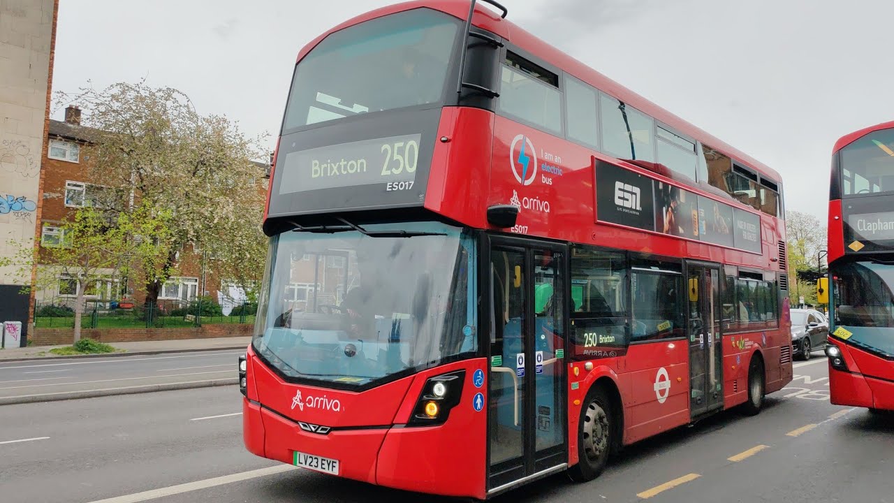 Journey on Arriva London South Route 250 | ES(0)17 (LV23EYF) | Wright Streetdeck Electroliner 10.6m