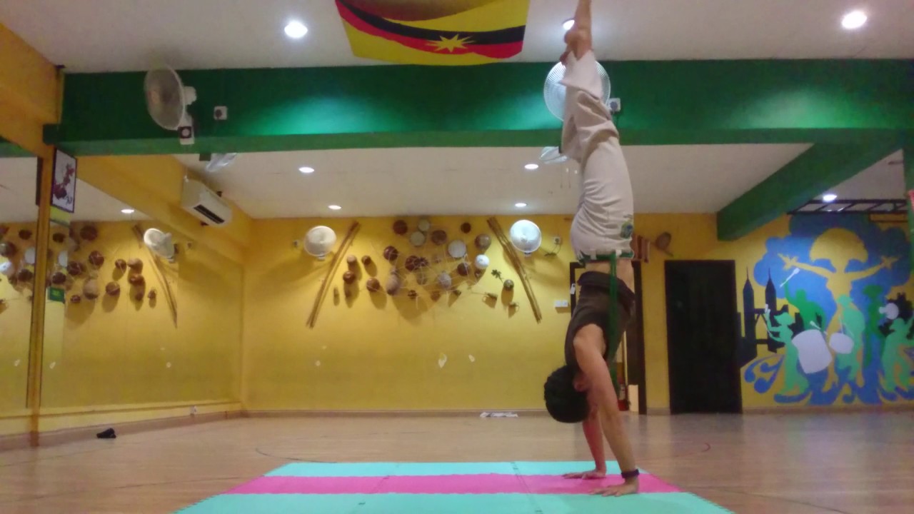 Overcoming the fear of falling from handstands