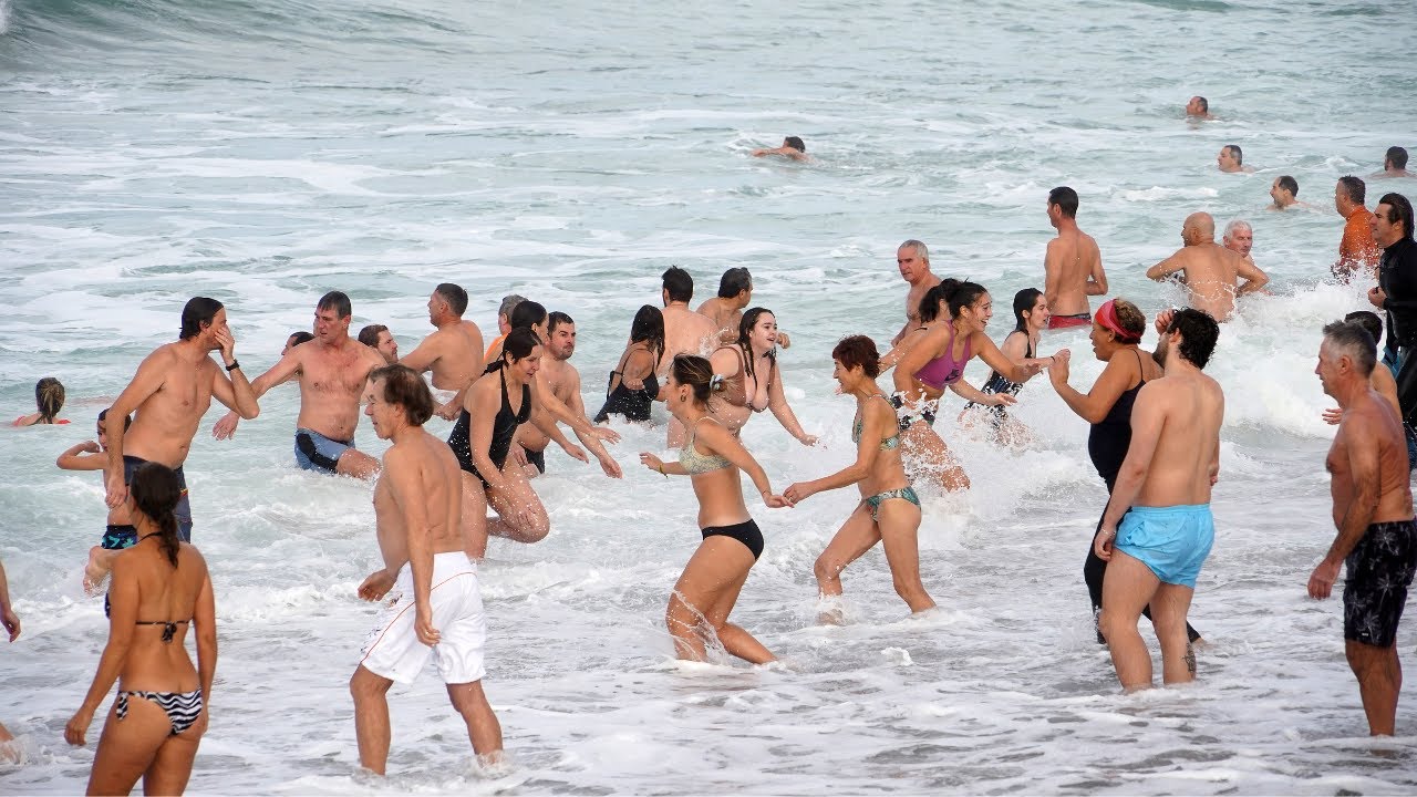 Anglet : Bain de midi du nouvel an, édition 2023