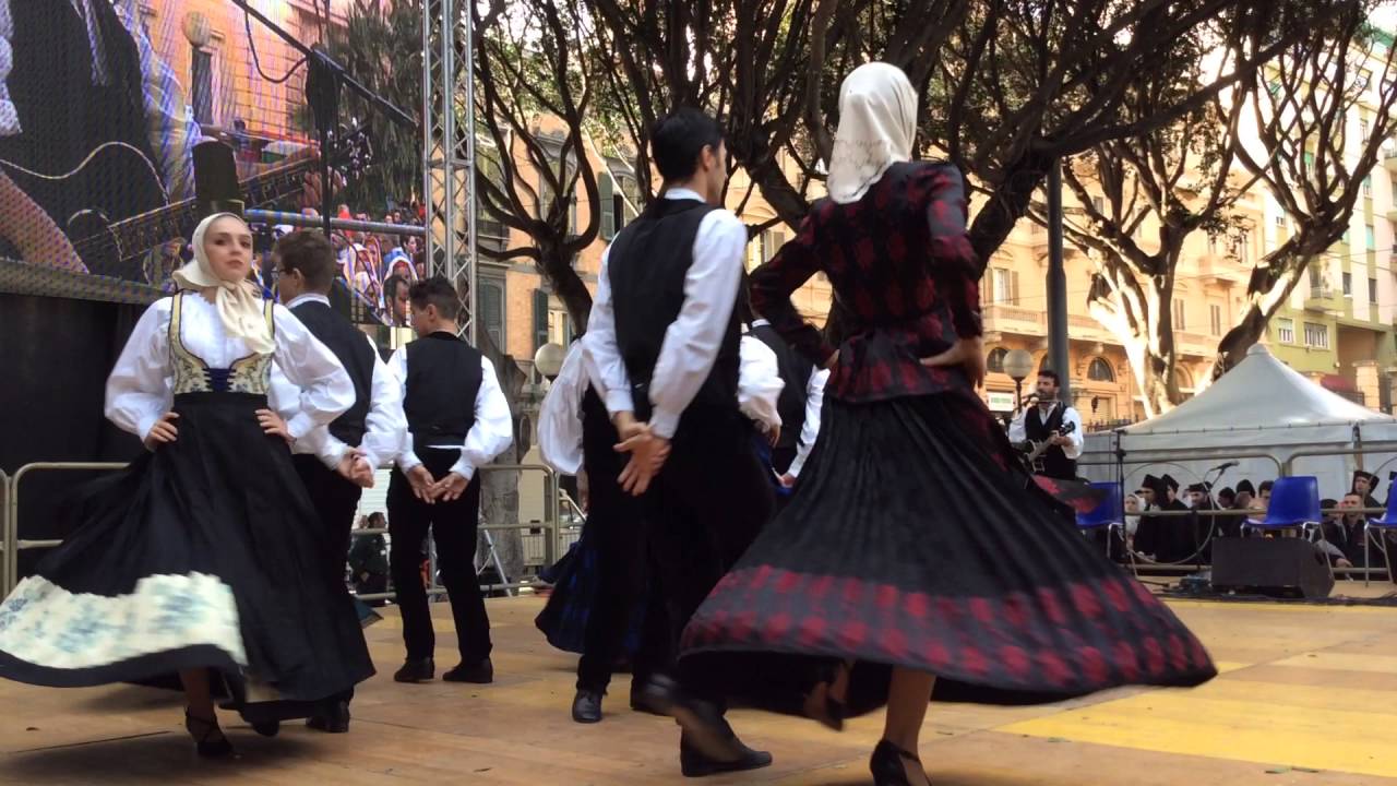 360^ Festa di Sant'Efisio =1 Maggio 2016= Gruppo folk San Pantaleo Olbia