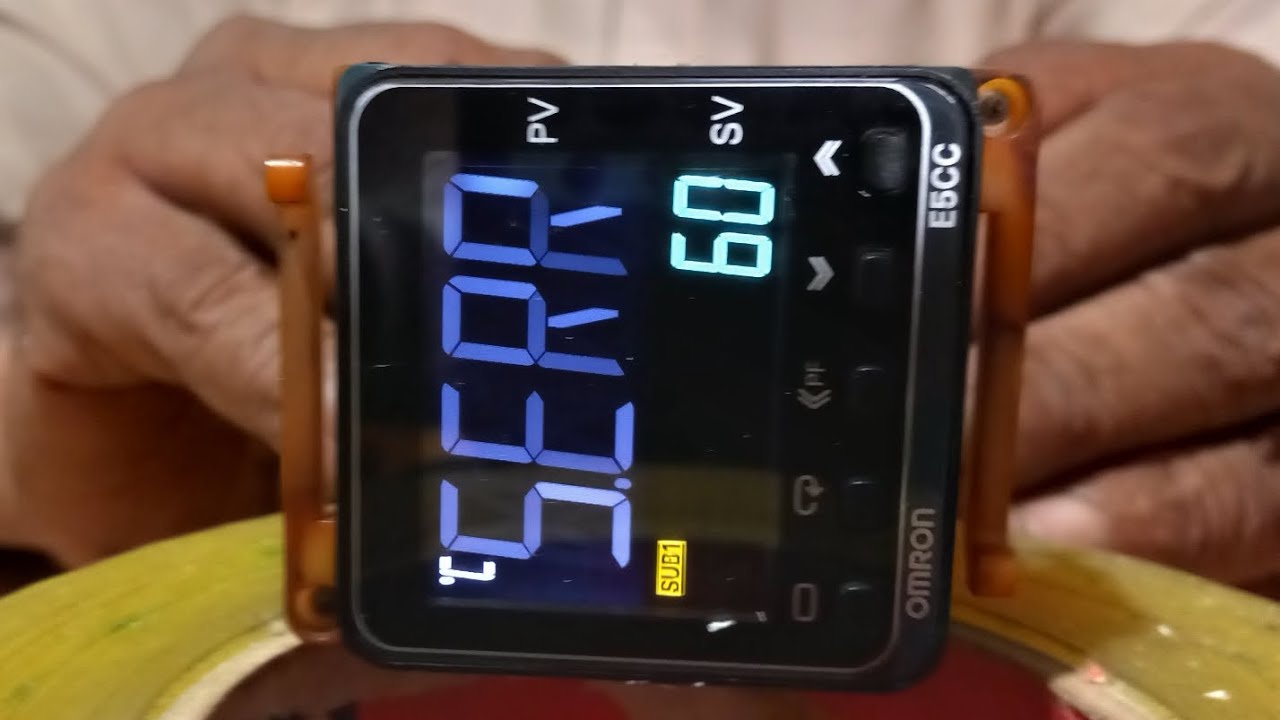 OMRON E5CC E5CC-RX2ASM-800 DIGITAL CONTROLLER 136115M POWER TEST VIDEO SUPER-TECH MARINE SERVICES