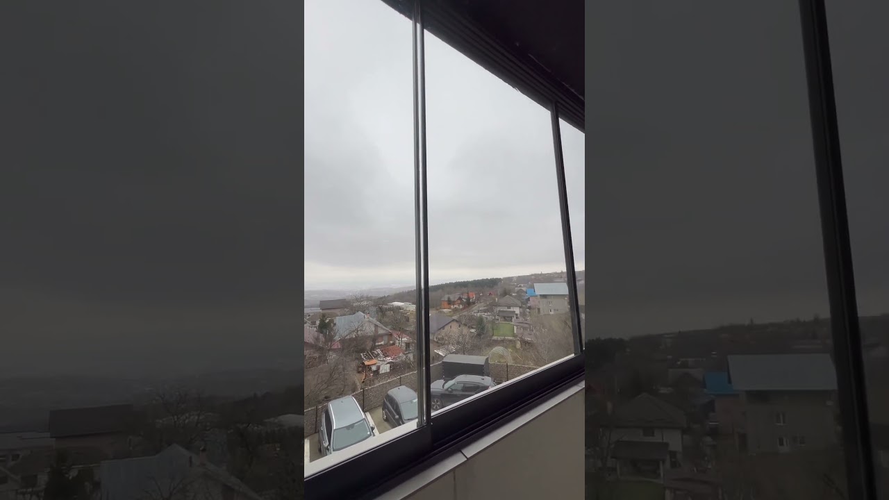 &Icirc;nchidere balcon cu sticlă glisantă