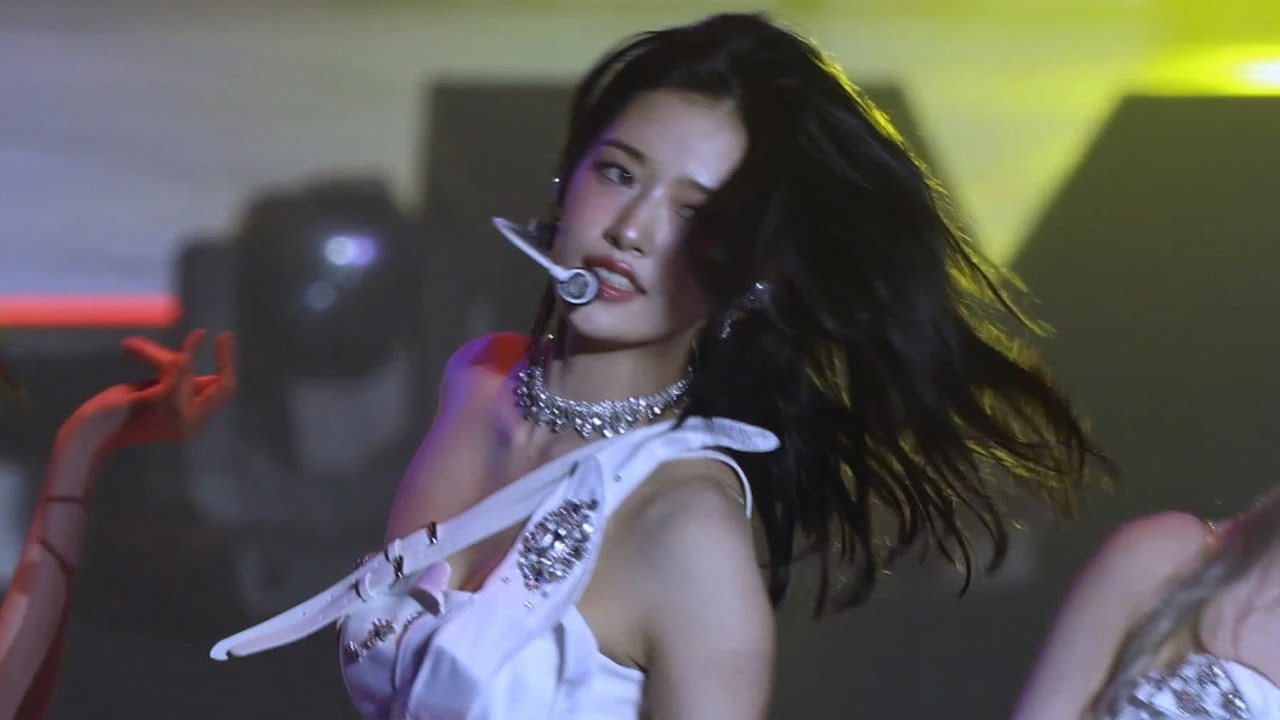 240810 아이브 안유진 'ROYAL' 콘서트 IVE《SHOW WHAT I HAVE – ENCORE》ANYUJIN 직캠 FANCAM