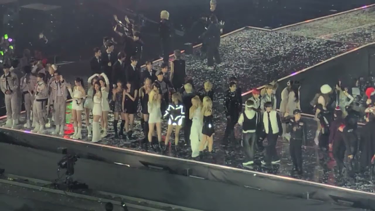 221224 가요대전 (여자)아이들 엔딩인사