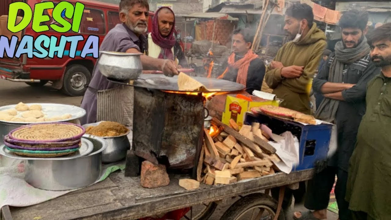 Street Food In Lahore | Desi Saag Paratha Lahore | Only 60 Rs Desi Breakfast