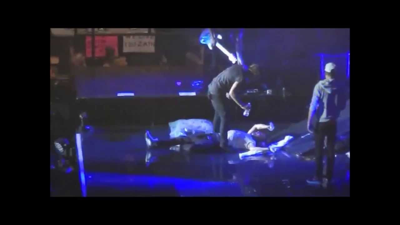 One Direction Falling/tackling/wrestling moments 2