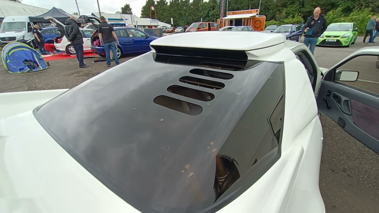 ford rs200 walk about at castle Combe.