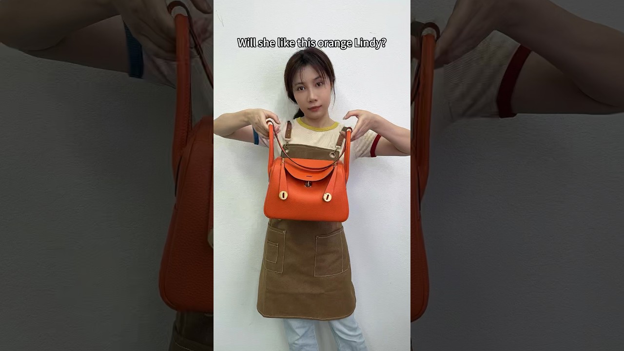 Do you think this bright orange lindy bag looks good?